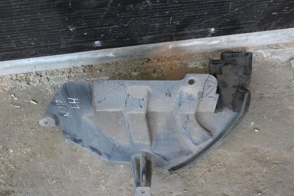 Б.у. пыльник бампера NISSAN QASHQAI J10 NISSAN QASHQAI J10