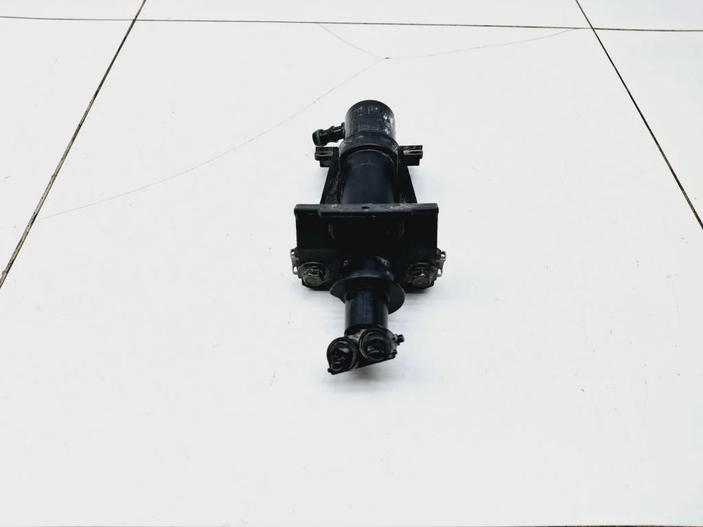 Форсунка омывателя фары Mazda 3 BK