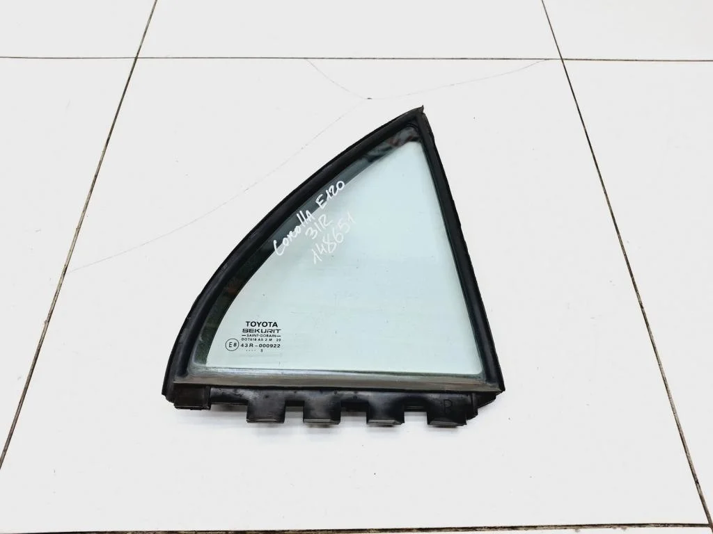 Стекло двери задней правой форточка Toyota Corolla 2005 E120