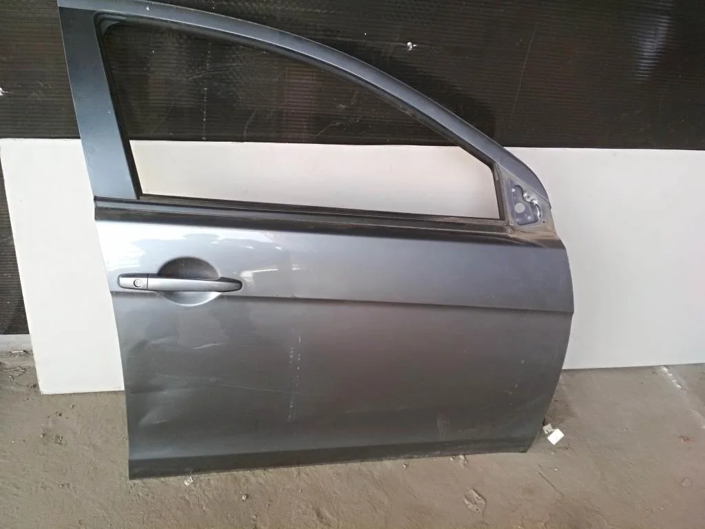 Б.у. дверь MITSUBISHI LANCER CY1A MITSUBISHI LANCER CY1A