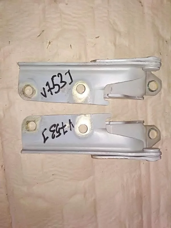 Б.у. петля капота (2шт) MITSUBISHI PAJERO V75W MITSUBISHI PAJERO V75W
