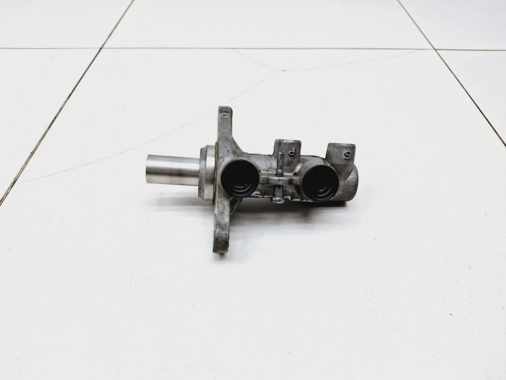 Цилиндр тормозной главный Hyundai Solaris 1 2015 RB