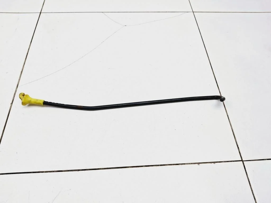 Держатель капота Hyundai Solaris 1 2015 RB