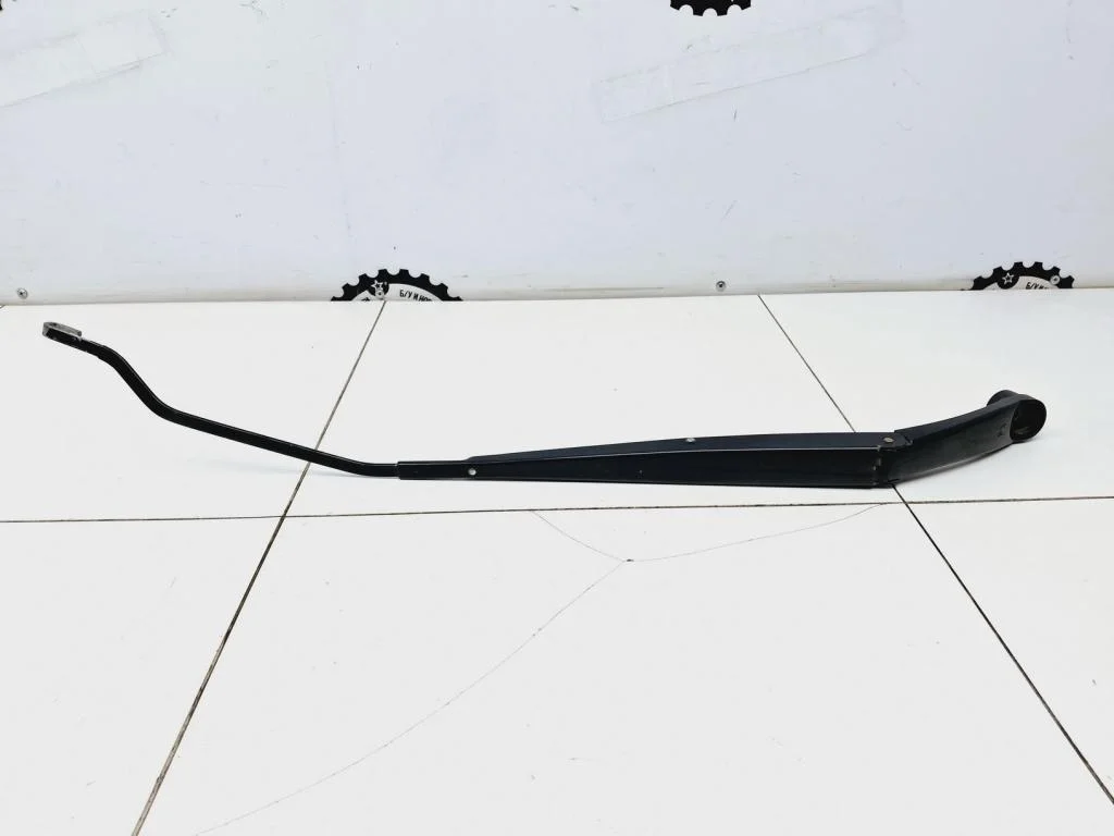 Поводок стеклоочистителя передний правый Hyundai Solaris 1 2015 RB