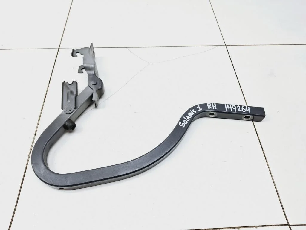 Петля крышки багажника Hyundai Solaris 1 2015 RB