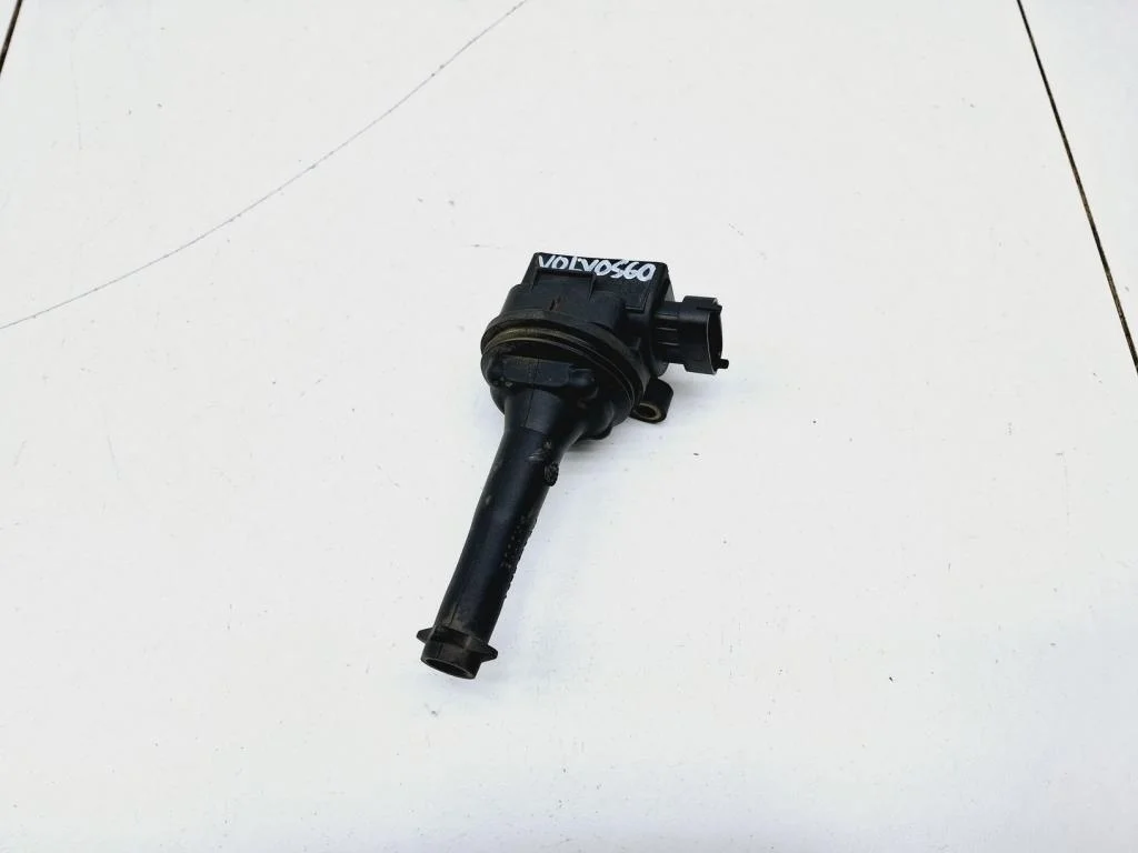 Катушка зажигания Volvo S60 1 2006 P24