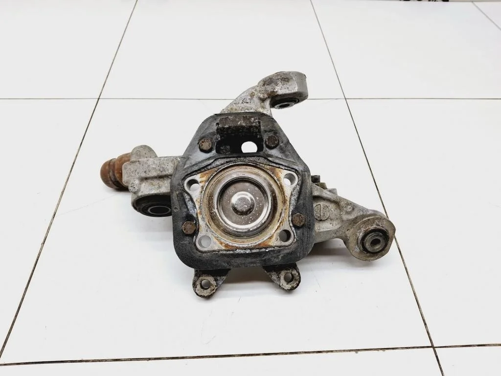 Кулак поворотный задний левый Volvo S60 1 2006 P24