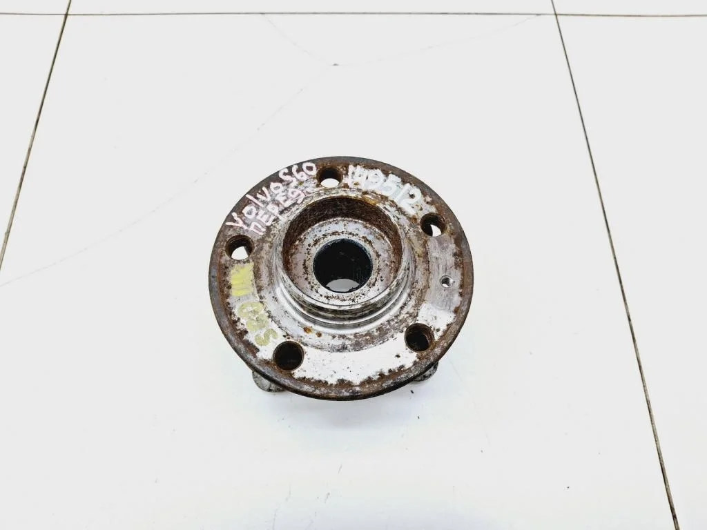 Ступица передняя Volvo S60 1 2006 P24