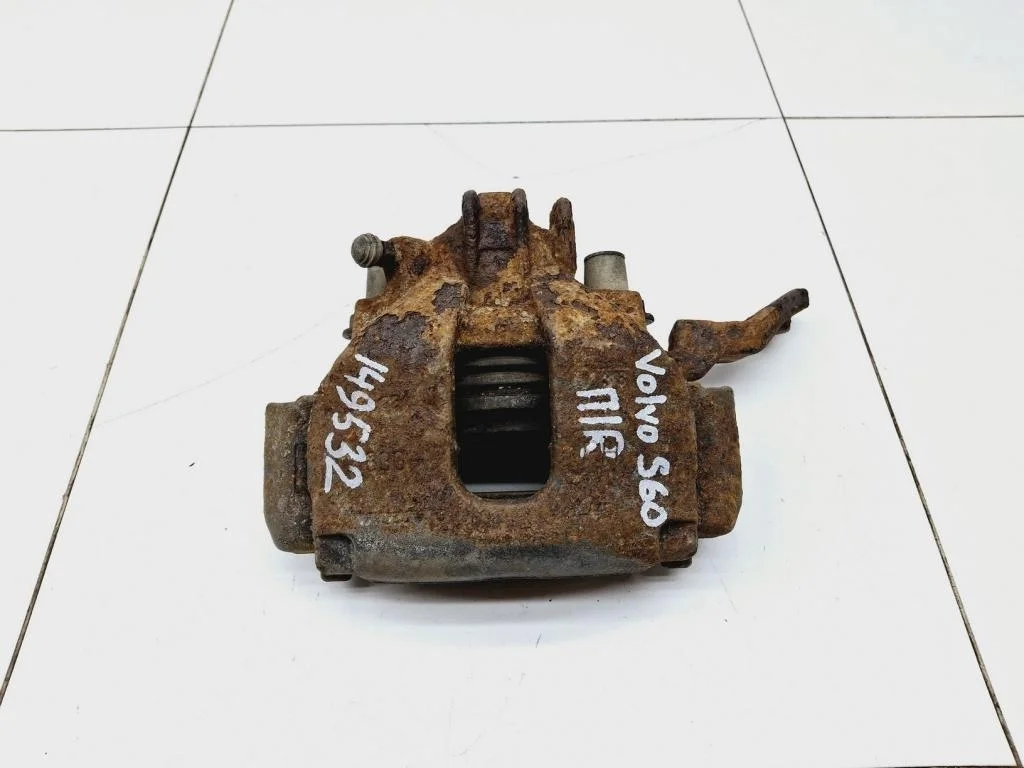 Суппорт передний правый Volvo S60 1 2006 P24