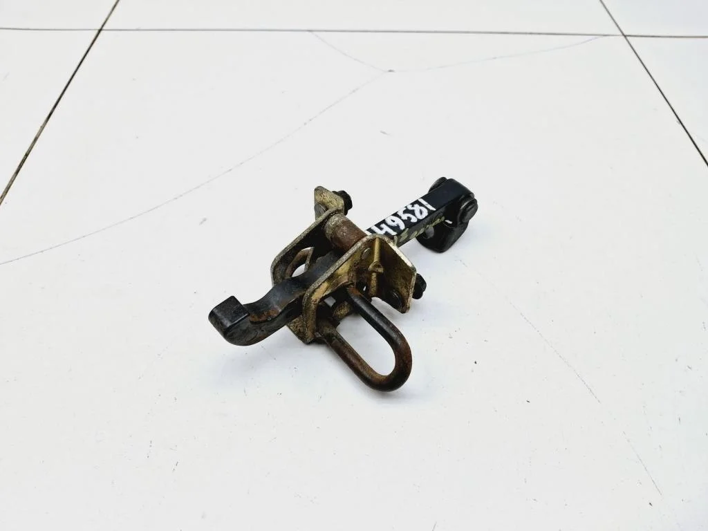 Ограничитель двери Volvo S60 1 2006 P24