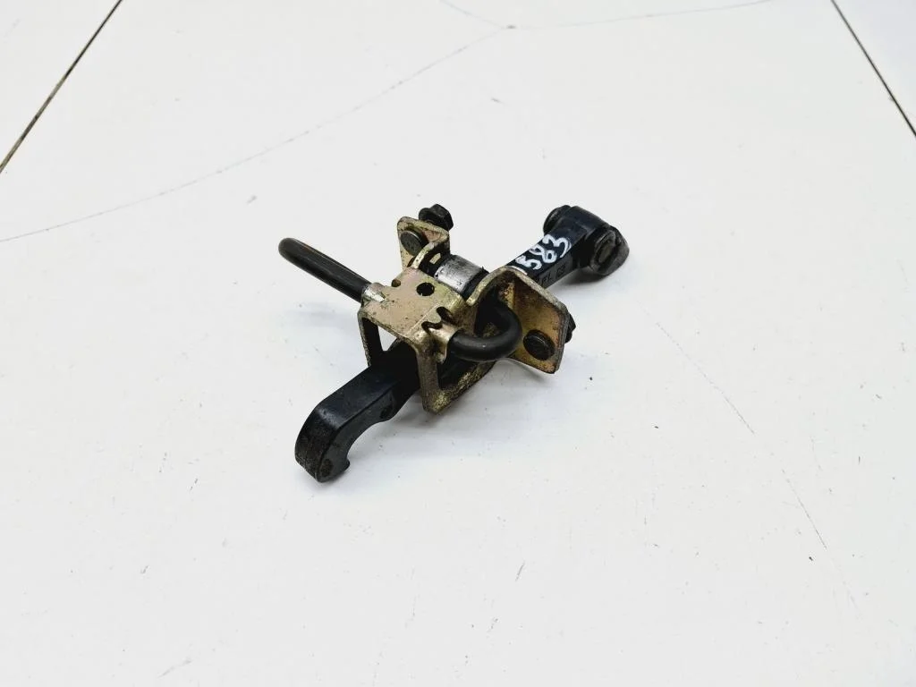 Ограничитель двери Volvo S60 1 2006 P24