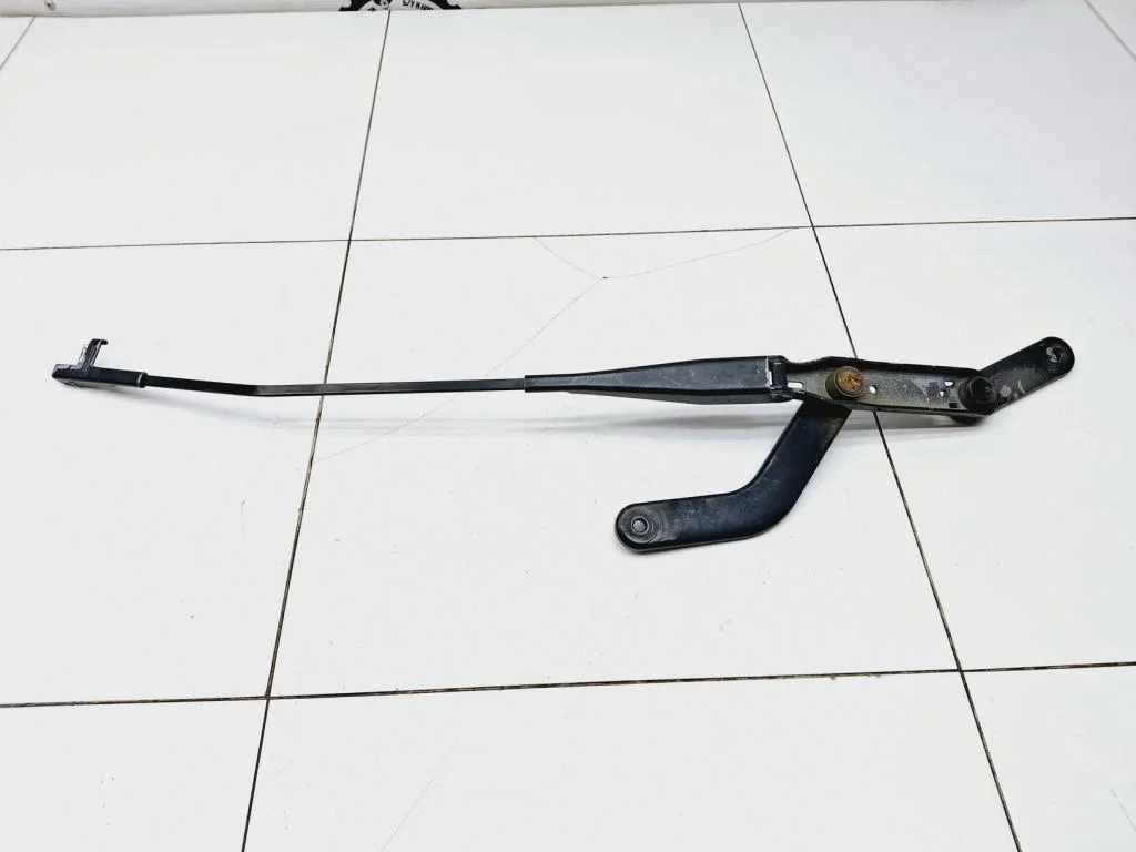 Поводок стеклоочистителя передний правый Ford C-MAX 2007 1