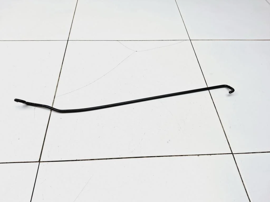 Держатель капота Ford C-MAX 2007 1