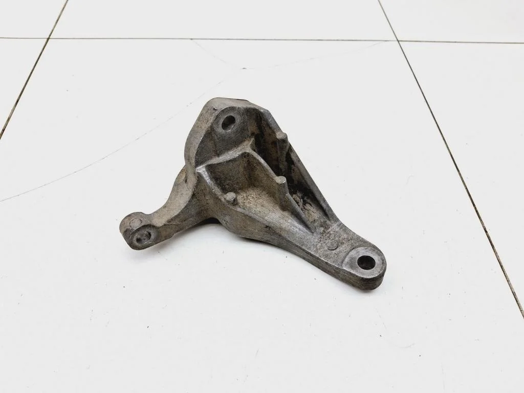 Кронштейн кпп Ford C-MAX 2007 1