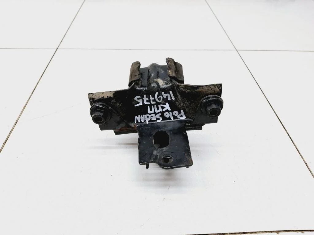 Опора кпп левая Volkswagen Polo 5