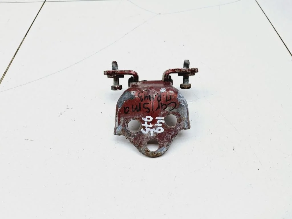 Петля двери передней Mitsubishi Carisma DA