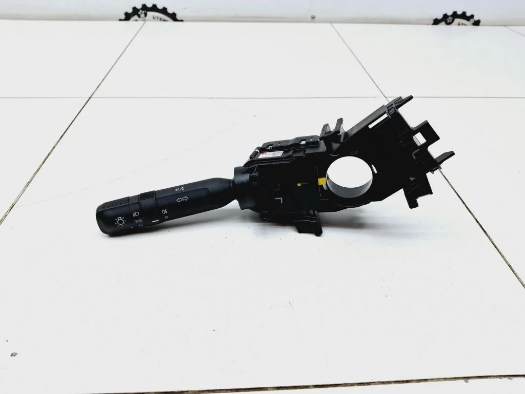 Переключатель поворотов подрулевой Kia RIO 4 2018 FB