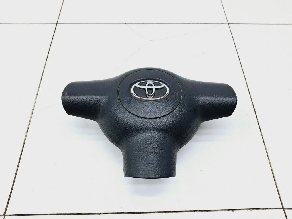 Подушка безопасности в руль Toyota Corolla 2005 E120