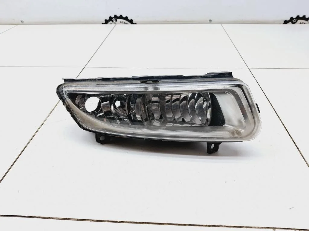 Фара противотуманная правая Volkswagen Polo 5