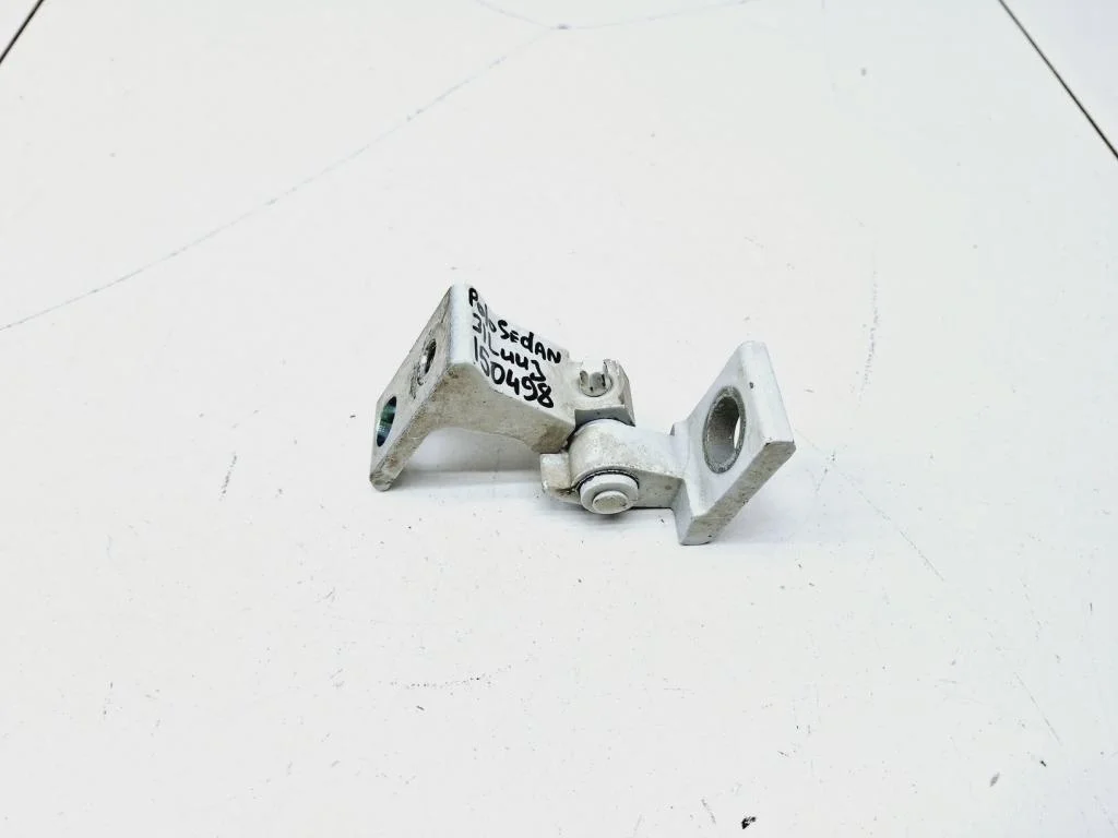 Петля двери Volkswagen Polo 5