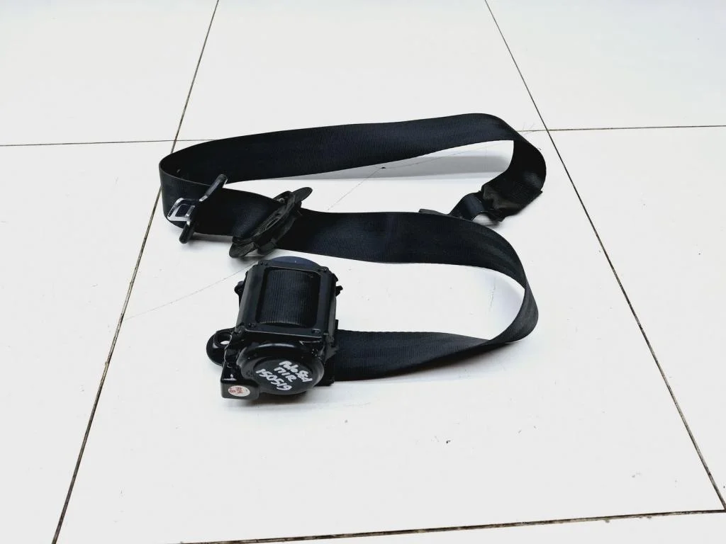 Ремень безопасности Volkswagen Polo 5