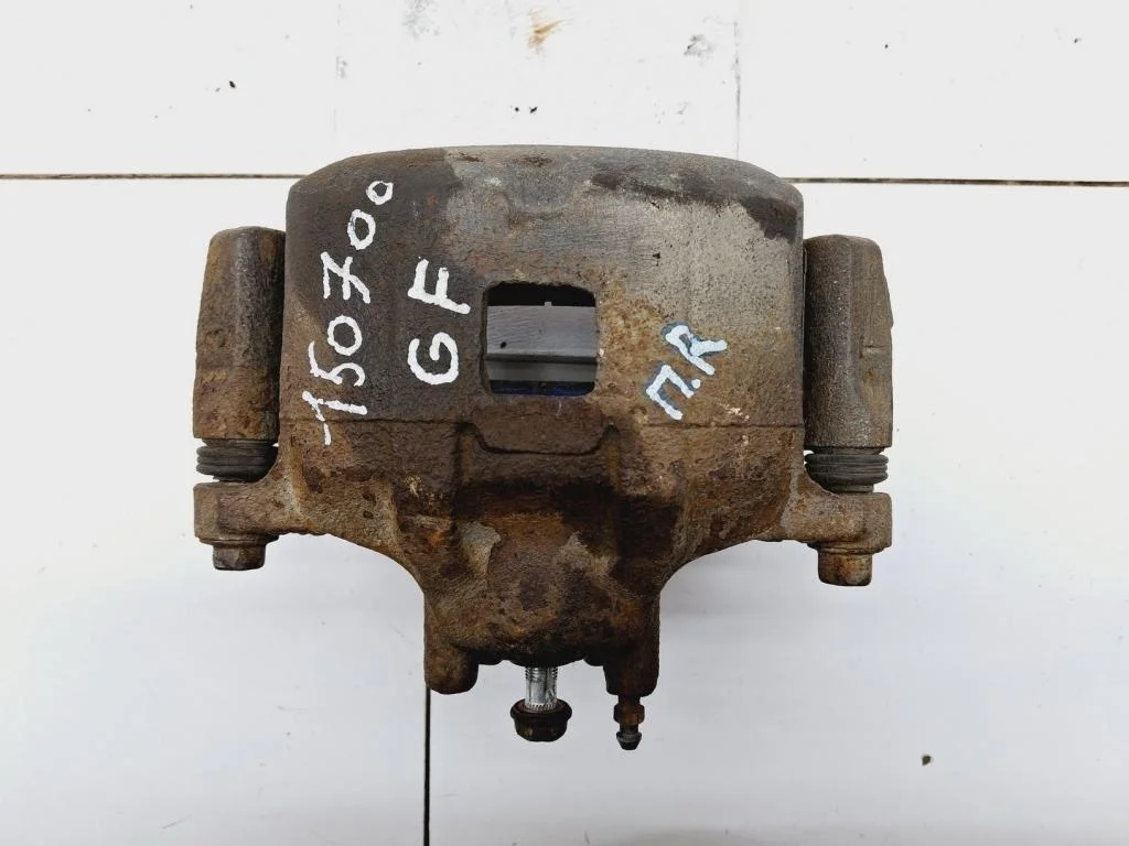 Суппорт передний правый Mitsubishi Outlander 3 2014 GF