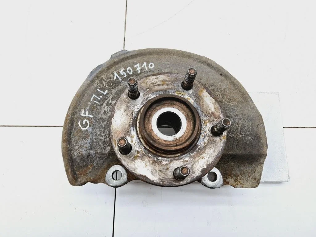 Кулак поворотный передний левый Mitsubishi Outlander 3 2014 GF