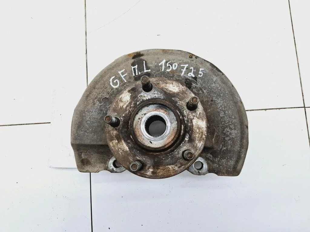 Кулак поворотный передний правый Mitsubishi Outlander 3 2014 GF