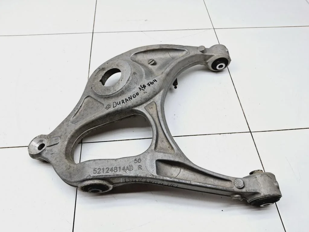 Рычаг задний нижний правый Dodge Durango 2016 WD