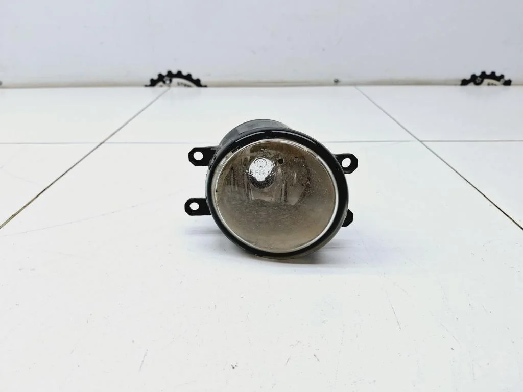 Фара противотуманная правая Toyota Corolla E150