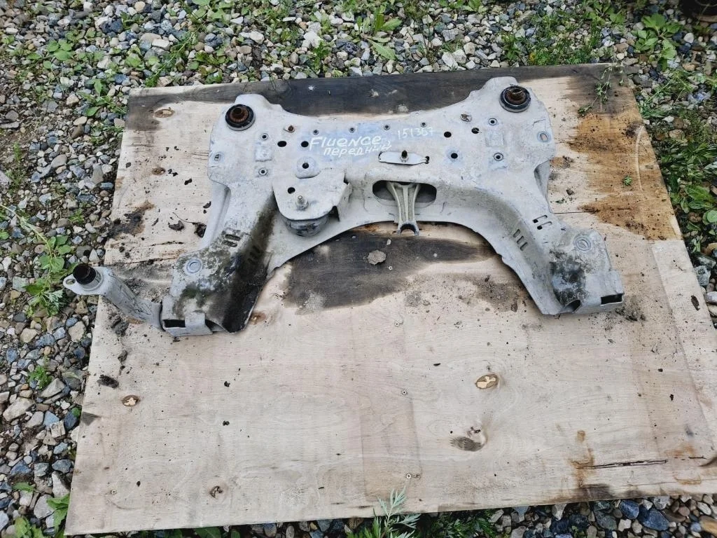 Подрамник Renault Fluence