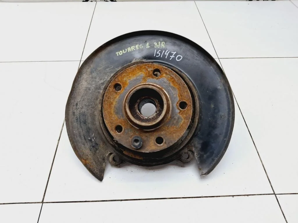 Кулак поворотный задний правый Volkswagen Touareg 1 2007 GP