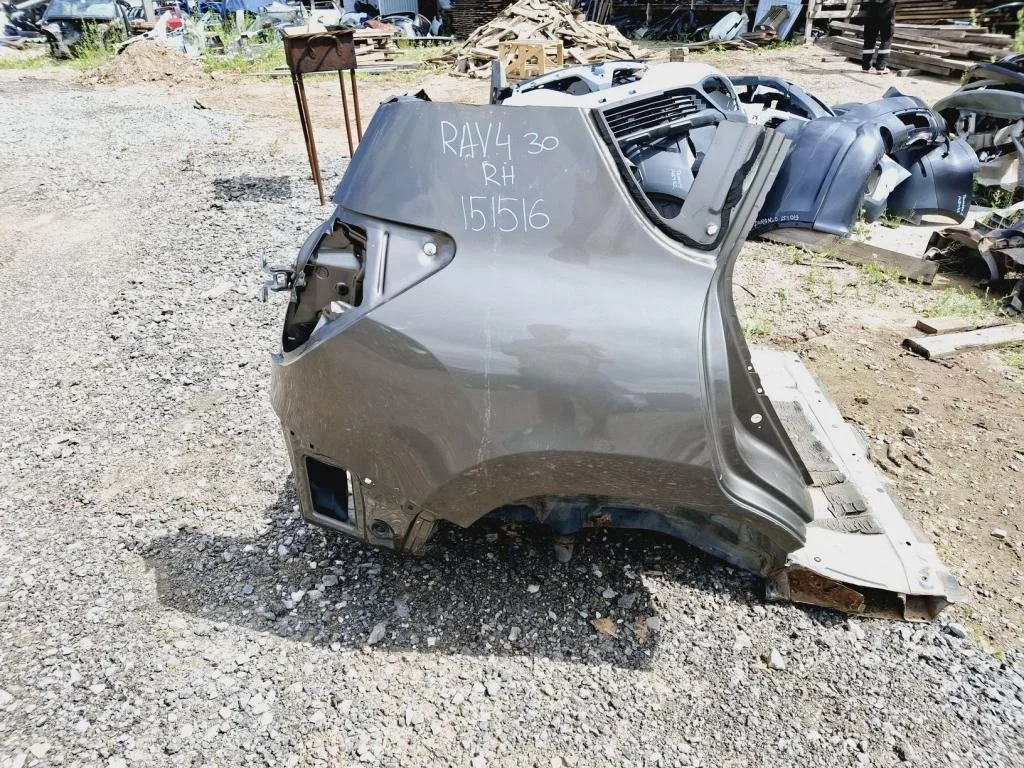 Крыло заднее правое Toyota RAV4 A30