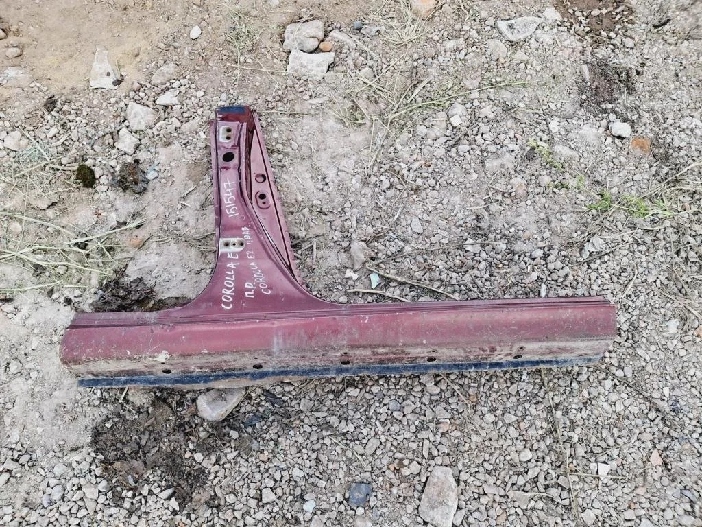 Порог со стойкой правый Toyota Corolla E120