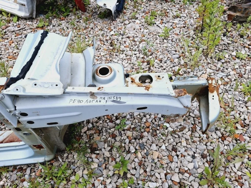 Лонжерон передний правый Renault Logan 1 L90