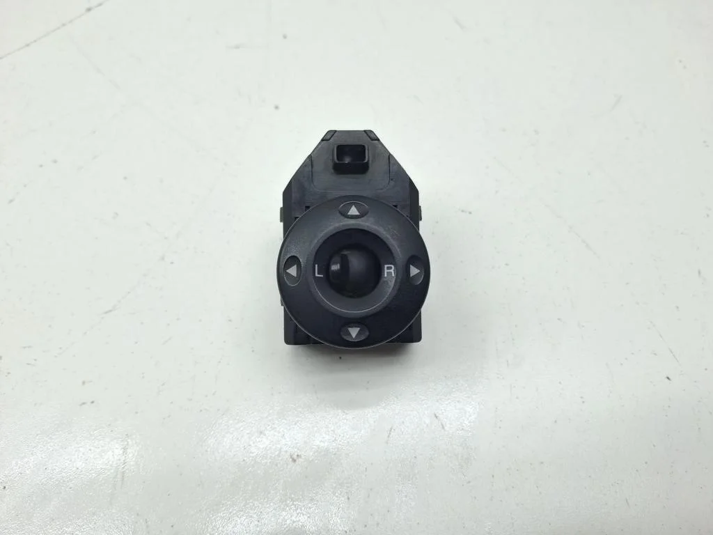 Переключатель регулировки зеркала Hyundai Elantra HD