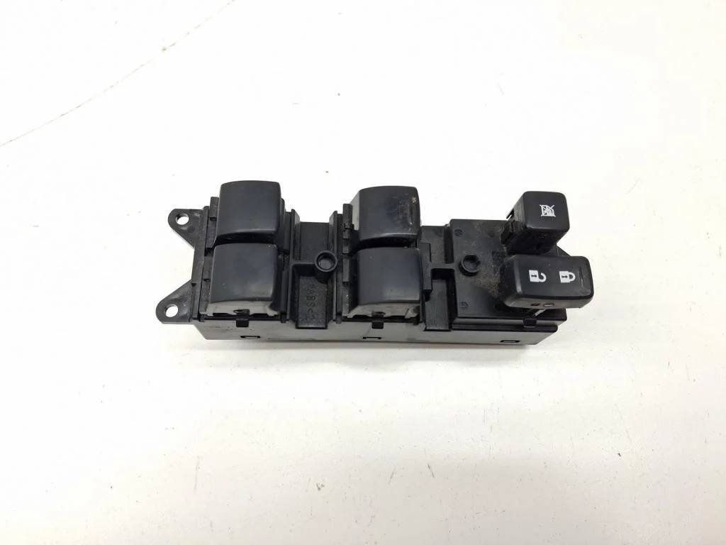 Блок управления стеклоподъемниками Mitsubishi Outlander 3 2014 GF