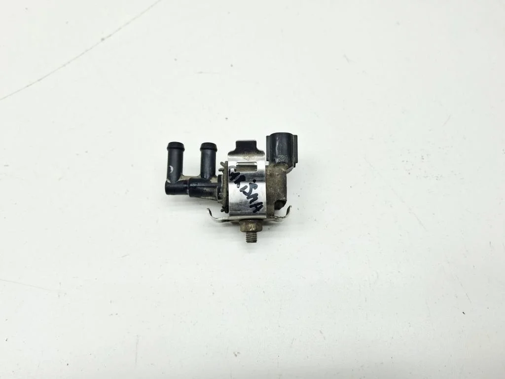 Клапан электромагнитный Mitsubishi Carisma DA