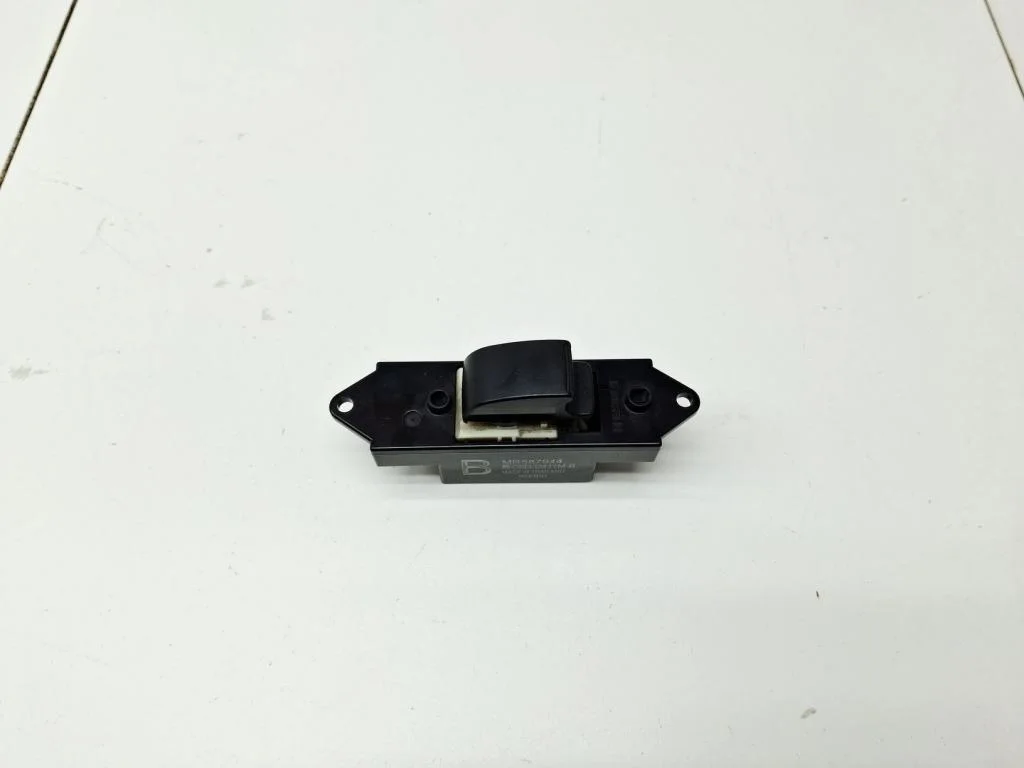 Кнопка стеклоподъемника Mitsubishi ASX