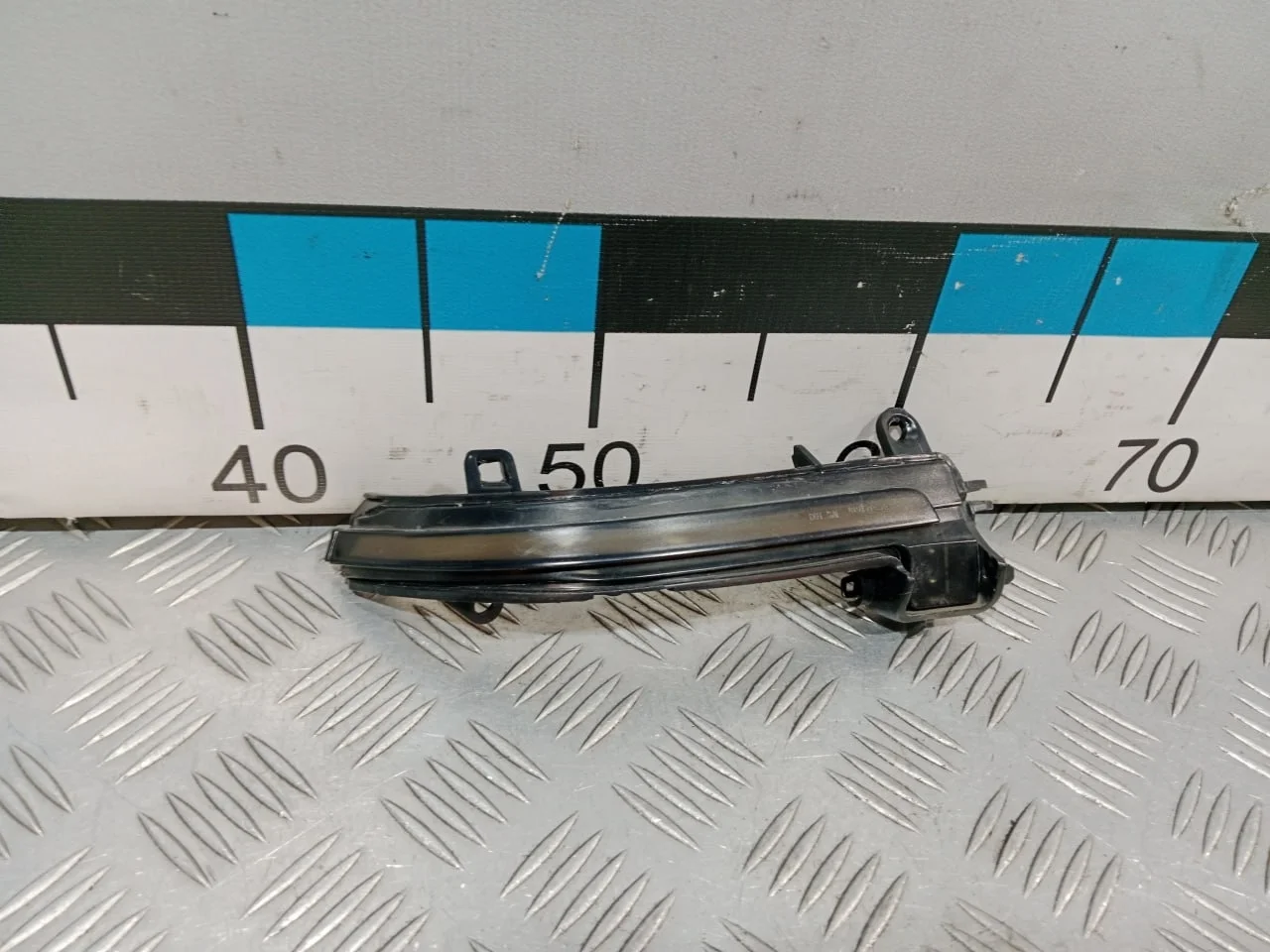 [Б/У] Повторитель в зеркало правый - Затемнен [ХОРОШЕЕ] [Код: 00648937 ]