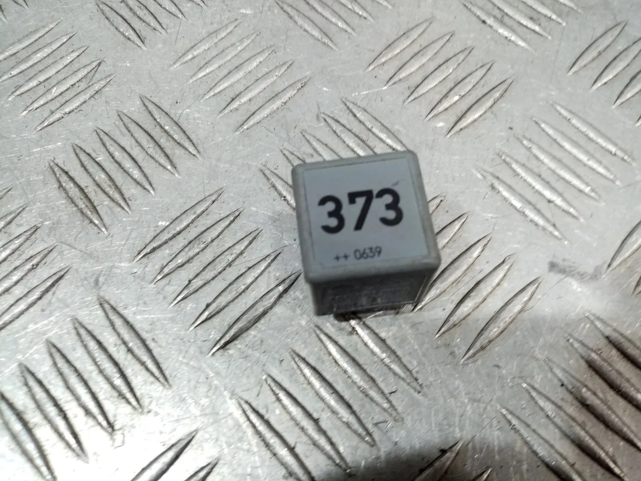 [Б/У] Реле 4 конт VAG № 373 [Код: 00646239 ]