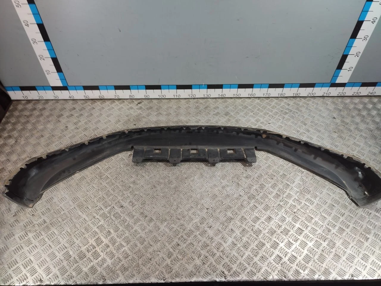 [Б/У] Юбка переднего бампера - Царапины, небольшой надрыв [Незначительные дефекты] [Код: 00645746 ]