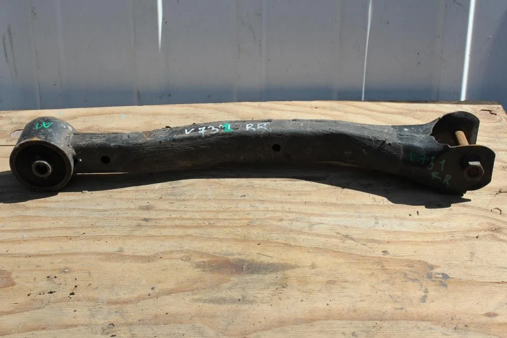 Б.у. рычаг продольный MITSUBISHI PAJERO V73W MITSUBISHI PAJERO V73W