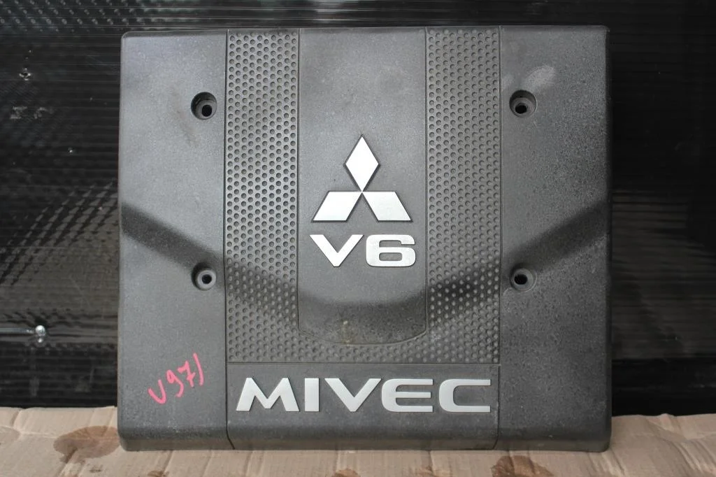 Б.у. крышка двигателя декоративная MITSUBISHI PAJERO V97W MITSUBISHI PAJERO V97W