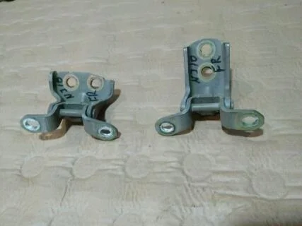 Б.у. петля двери NISSAN QASHQAI J10 NISSAN QASHQAI J10