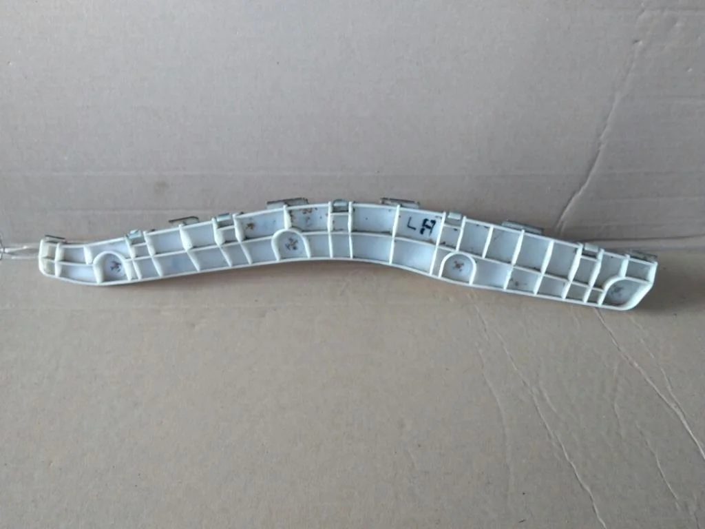 Б.у. крепление бампера зад MITSUBISHI PAJERO V97W MITSUBISHI PAJERO V97W