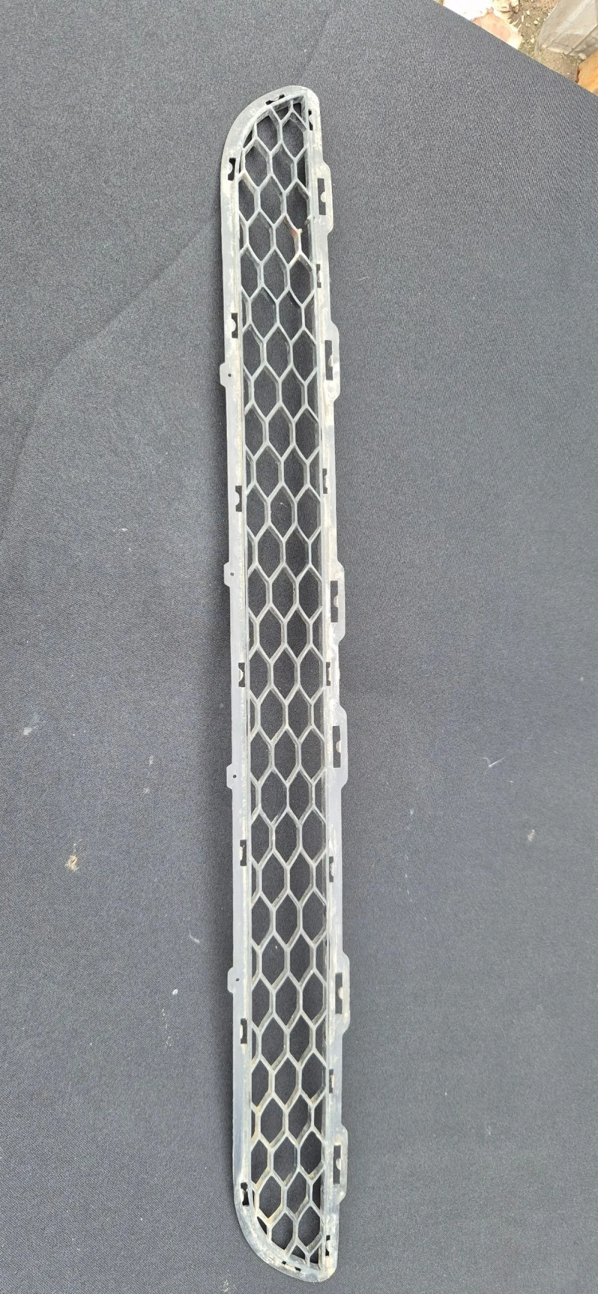 Решетка в бампер центральная Hyundai Santa Fe 2