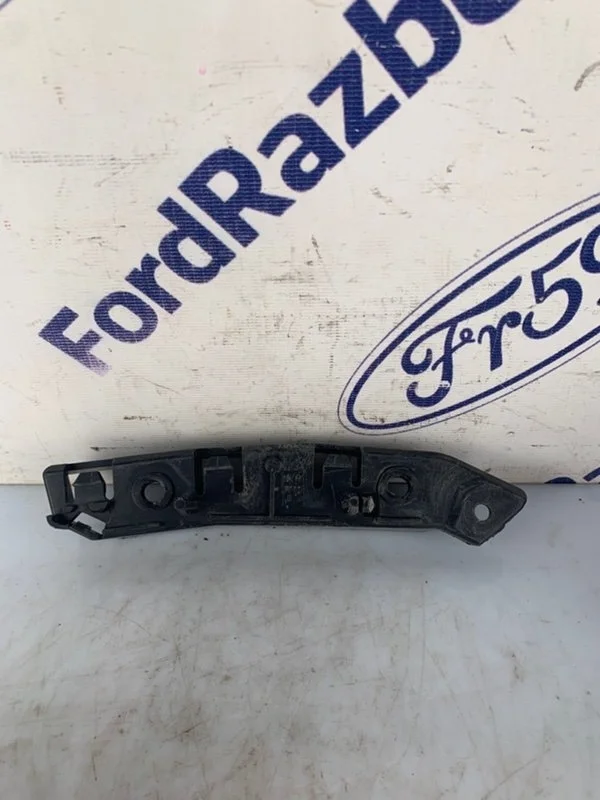 Кронштейн бампера Ford Focus 3 2012 1718730 CB8 1.6 (IQDB), передний правый