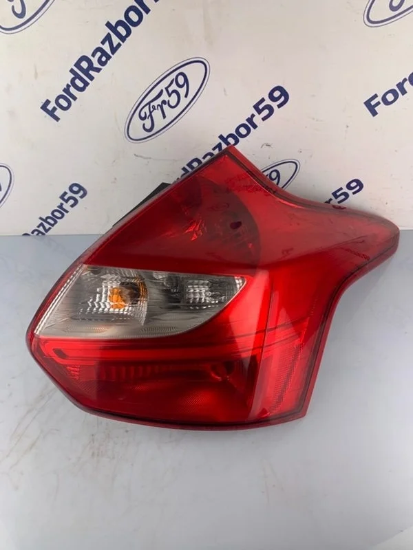 Фонарь Ford Focus 3 2012 1825318 CB8 1.6 (IQDB), задний правый