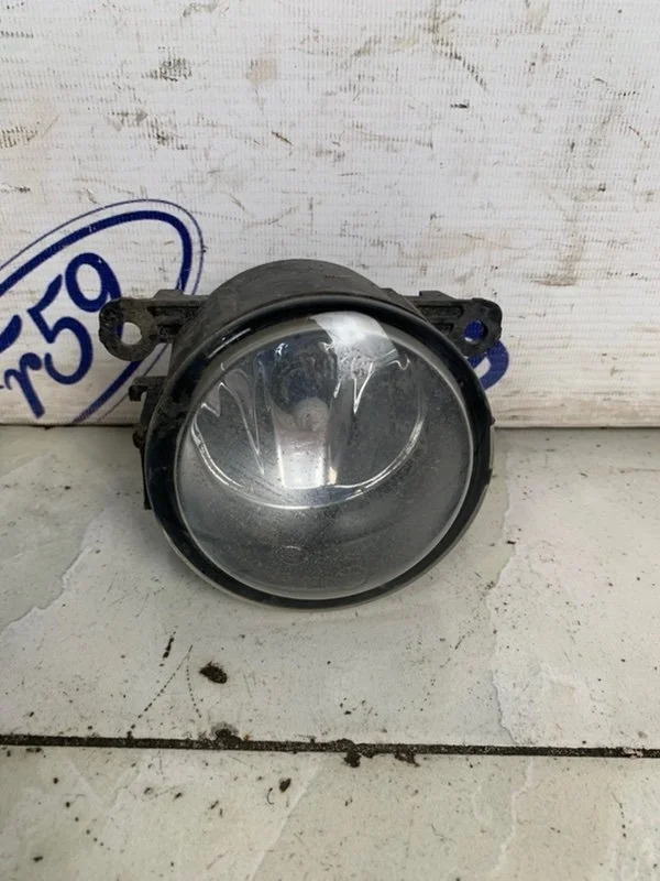 Фара противотуманная Ford Focus 3 2012 1209177 CB8 1.6 (IQDB)